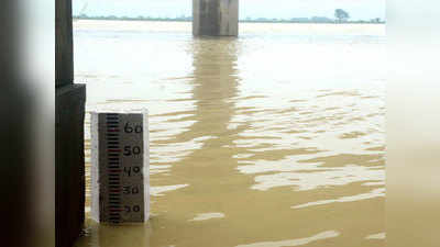 UP Flood News: खतरे के निशान पर बह रही गंगा और यमुना नदी... प्रयागराज, वाराणसी, कानपुर, आगरा में बाढ़ का खतरा