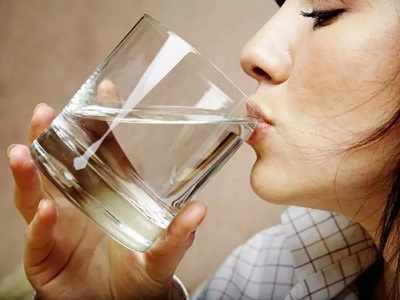 Ayurvedic Water : आयुर्वेदानुसार या भांड्यांमध्ये भरून ठेवा पिण्याचे पाणी, पोटाचे विकार, उच्च रक्तदाबावर रामबाण उपाय, Weight Loss साठी मिळेल मदत