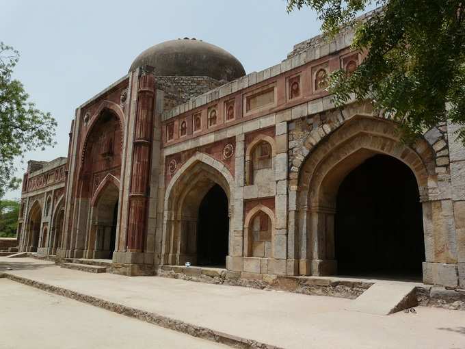जमाली कमाली मकबरा और मस्जिद - Jamali Kamali Tomb and Mosque in Hindi