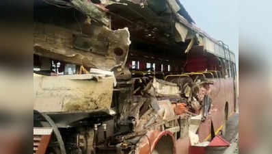 Noida Accident News: पंजाब से बिहार जा रही बस ईस्टर्न पेरिफेरल पर खड़े ट्रक से टकराई, 1 की मौत