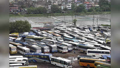 UP news: 53 सीटर बस में भूसे की तरह भरे 127 यात्री, दिल्ली से बिहार जा रही बस को लखनऊ में रोका गया