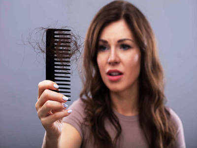<strong>Stop Hair Fall :</strong> करीनाच्या डाएटिशियनने सांगितले केसगळती रोखण्याचे रामबाण उपाय, लागेल कायमचा फुलस्टॉप फक्त भरभरून करा ‘या’ 3 गोष्टी!