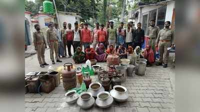 Shahjahanpur news: शाहजहांपुर में पुलिस ने जब्‍त की सैकड़ों लीटर अवैध शराब, 94 को भेजा जेल