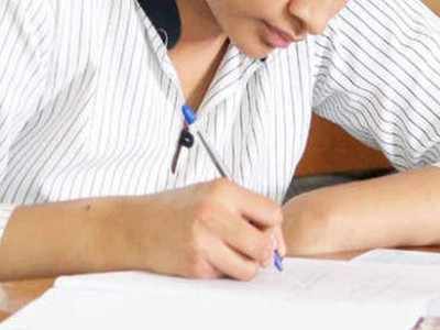 বছরে দুবার NEET পরীক্ষা? শুরু আলোচনা