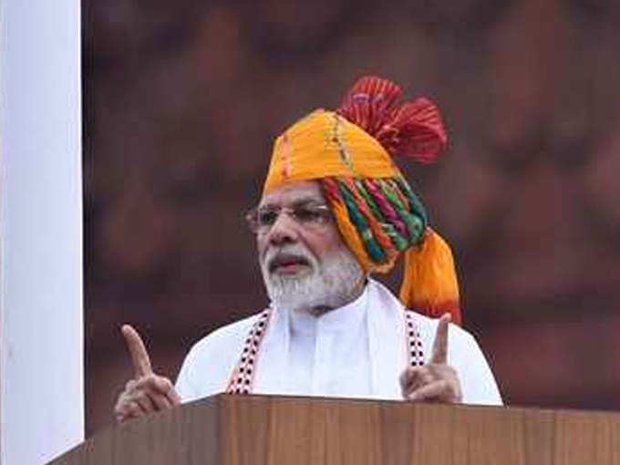 साल 2019 में पीएम मोदी के साफे में दिख कई रंग