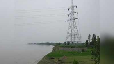 Gonda news: गोंडा में घाघरा नदी ने बदला रास्ता, बिजली के चार टावर कटान की जद में... हो सकती है इमरजेंसी कटौती