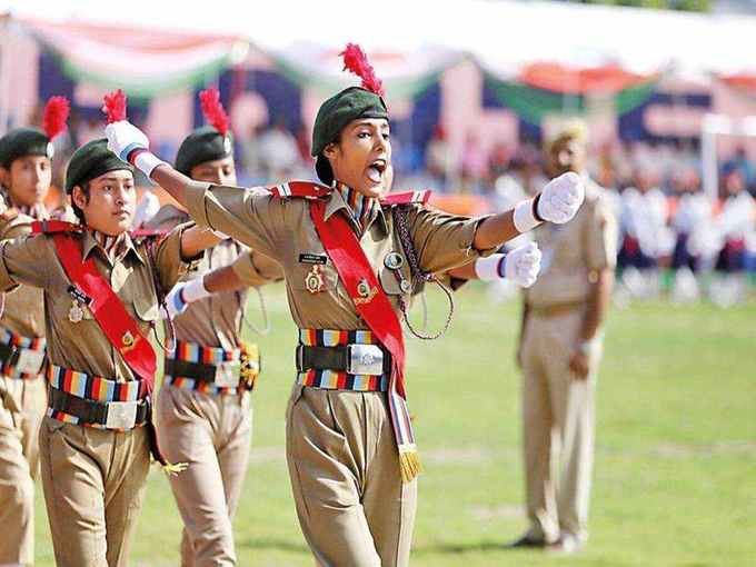 ​शिक्षा: लड़कियों के लिए खुले सैनिक स्कूल के दरवाजे