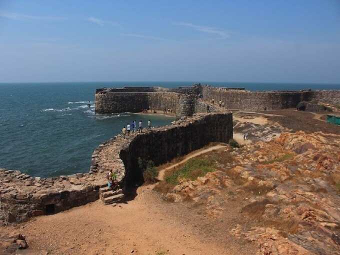 कोंकण के पास सिंधुदुर्ग - Sindhudurg near Konkan in Hindi