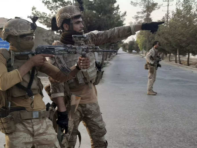 अफगाण सैन्याची काही ठिकाणी झुंज