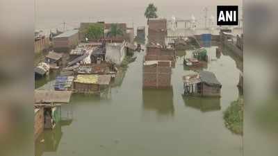Bihar Flood : पटना के कई इलाकों में घुसा बाढ़ का पानी, सड़कें और घर डूबे, डरा रही गंगा