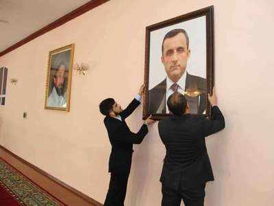 अफगान दूतावास ने उखाड़ फेकी अशरफ गनी की तस्‍वीर, अमरुल्‍ला सालेह को बताया राष्‍ट्रपति