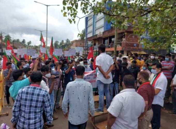 sdpi protest