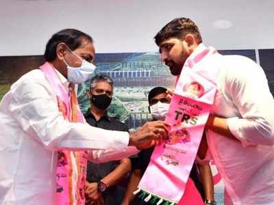 కౌశిక్‌రెడ్డికి షాక్... పాత కేసులతో సంధిగ్ధంలో ఎమ్మెల్సీ పదవి, కేసీఆర్ సీరియస్!