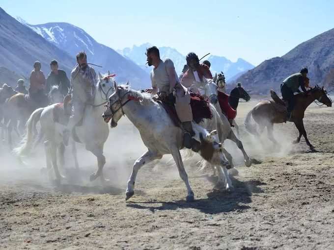 ना पानी की सप्‍लाई होती है, ना बिजली की