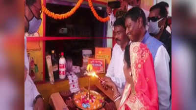 Jharkhand News : रेशम के धागे से बनी पलाश राखी अब पलाश मार्ट और एप पर मौजूद