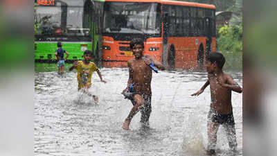 Delhi Rains: दिल्ली-एनसीआर में आज भी जारी है रिमझिम बारिश, जानें आगे कैसा रहने वाला है मौसम