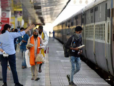 Platform Ticket Rules: तिकीटाशिवाय रेल्वे प्रवास, रेल्वेचे नियम जाणून घ्या...