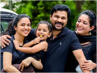 ബ്ലാക്കണിഞ്ഞ് ദിലീപും കുടുംബവും; കോലുമിഠായി നുണഞ്ഞ് മഹാലക്ഷ്മി, വൈറൽ ചിത്രം