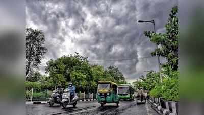 Delhi Weather News: दिल्ली में आज हल्की बारिश, अभी नहीं जाएगी पसीने वाली गर्मी
