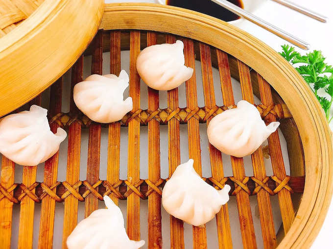 थाई स्टीम्ड डम्पलिंग्स - Thai Steamed Dumplings in Bangkok in Hindi
