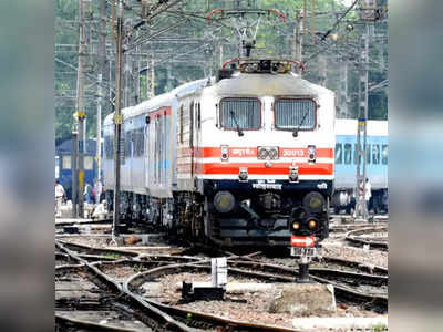 Indian Railways: त्योहार के मौके पर रेलवे ने बढ़ाई कई ट्रेनों की फ्रीक्वेंसी, आपकी ट्रेन भी लिस्ट में शामिल तो नहीं