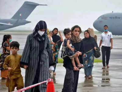 अमेरिका-कनाडा जाने की चाह में भारत की फ्लाइट छोड़ रहे हैं काबुल में फंसे हिंदू-सिख, मोदी सरकार की बढ़ी मुसीबत