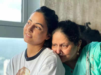 पिता के जाने के बाद हिना खान मां के लिए करना चाहती है ये काम, इमोशनल पोस्ट बयां करता है मां-बेटी के रिश्ते का प्यार