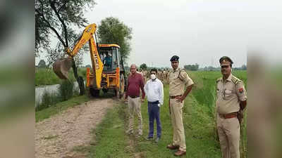 बाहुबली मुख्तार अंसारी पर ऐक्शन जारी, गोदाम तक जाने वाली अवैध सड़क गाजीपुर प्रशासन ने तोड़ी