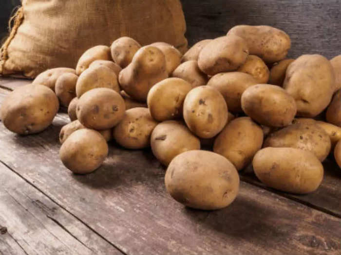 potato farming business idea: how to do potato farming to earn up to rs. 2.5 lakh profit in one hectare within 4 months only