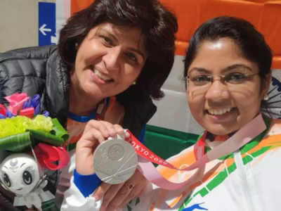 पैरालिंपिक में पदक जीतने वाली दूसरी भारतीय महिला एथलीट बनीं भाविना पटेल, जानें किसे समर्पित किया मेडल