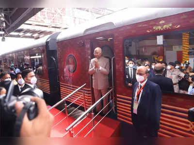 ट्रेन से अयोध्या पहुंचे राष्ट्रपति रामनाथ कोविंद, मुख्यमंत्री योगी आदित्यनाथ ने किया स्वागत