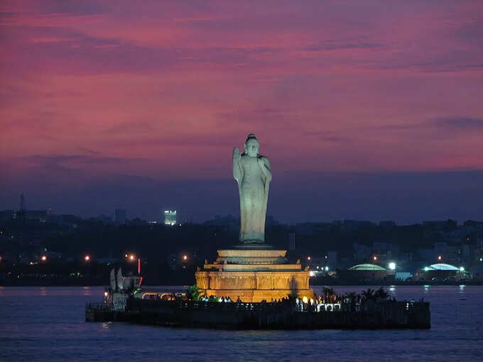 हैदराबाद में हुसैन सागर झील - Hussain Sagar Lake ​in Hyderabad In Hindi