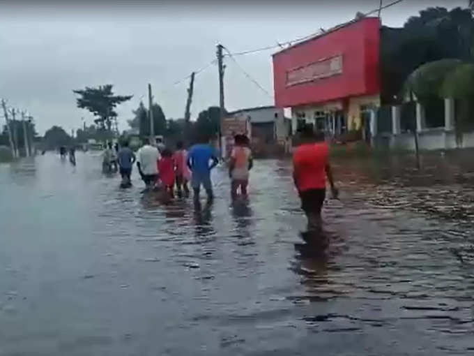 गंडक, बागमती समेत उफान पर नदियां, घर छोड़ने को मजबूर हुए लोग