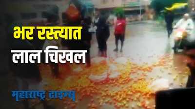 Sangli Tomato News : सांगलीत शेतक-याने टॉमेटो फेकले रस्त्यावर