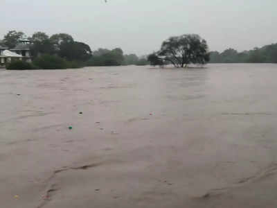 Jalgaon Floods: जळगावात पावसाचं रौद्र रूप; १५ गावांना पुराचा वेढा, दोघांचा बुडून मृत्यू