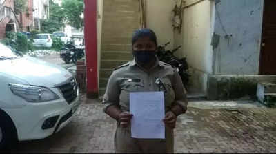 UP News: महिला जवान का आरोप, दारोगा ने कंधे पर हाथ रख कर बोला तुमने आज तक मेरे लिए किया ही क्या है?