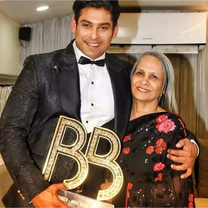 sidharth mom2