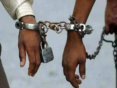 कुशीनगर में माहौल बिगाड़ने की कोशिश, धर्म स्थल पर फेंके मांस के टुकड़े, पुलिस ने 2 आरोपियों को गिरफ्तार कर भेजा जेल