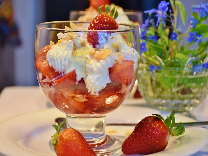 स्ट्रॉबेरी अरनॉड - Strawberries Arnaud in Hindi
