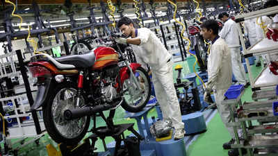 दुनिया की सबसे बड़ी दोपहिया वाहन कंपनी को लगा भारत में झटका, अगस्त महीने में घटी बिक्री