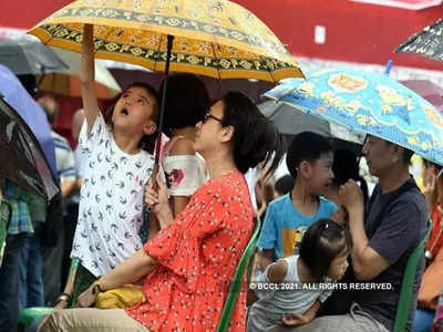 একদিকে চলবে বৃষ্টি, অপরদিকে বাড়বে গরম, কেমন থাকবে সপ্তাহান্তের আবহাওয়া?