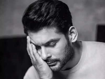 <strong>Siddharth Shukla death : </strong>कमालीचा फिट दिसणा-या अभिनेता सिद्धार्थ शुक्लाचा वयाच्या 40 शीत हार्ट अटॅकने मृत्यू, ही कारणे आहेत कमी वयातील हार्ट अटॅकला जबाबदार! 