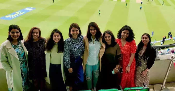 anushka cric wives