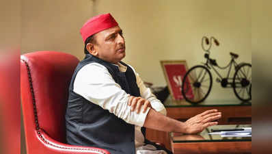 Akhilesh yadav: अखिलेश यादव ने पोस्ट किया सांडों की लड़ाई का वीडियो, बोले- गोरखपुर में अपना रंग दिखा रही है कुसंगति, अब तो चौपयों ने भी अपना ली ठोंको नीति!