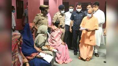 Gorakhpur News: गोरखपुर में CM योगी का जनता दरबार, फरियादी बोला- शिकायत करने पर भगा देती है पुलिस, मुझे कहां मिलेगा न्याय