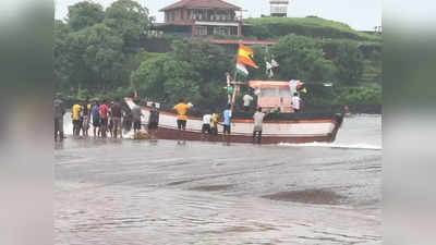 मोठी बातमी! रत्नागिरीत आंजर्ले समुद्रामध्ये बोट बुडाली