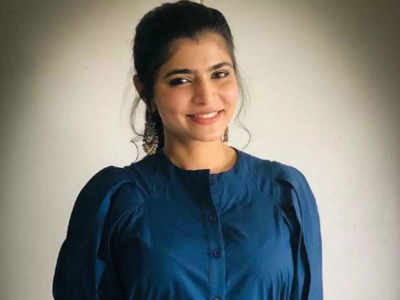 Chinmayi Sripada: மாமியா..? உனக்கெல்லாம் மரியாதையே கிடையாது: நெட்டிசனை கிழித்து தொங்கவிட்ட சின்மயி!