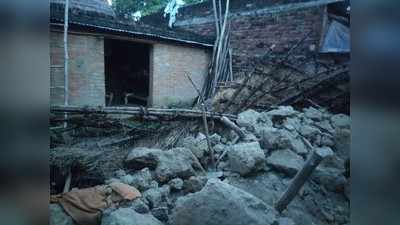 Amethi News: अमेठी में बारिश के बाद गिरी कच्ची दीवार, 5 बच्चे मलबे में दबे... 3 की मौत