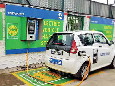दिल्ली में खरीद रहे इलेक्ट्रिक कार तो अब टेंशन नहीं, 7 जगहों पर बनेंगे चार्जिंग स्टेशन