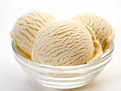 ice cream scooper மூலம் இனி கீழே சிந்தாமல் ஐஸ் கிரீம் எடுக்கலாம்.